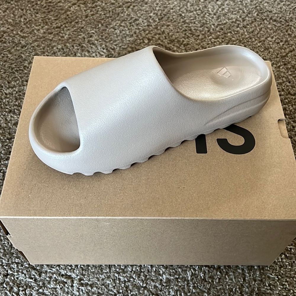 Yeezy slide adidas